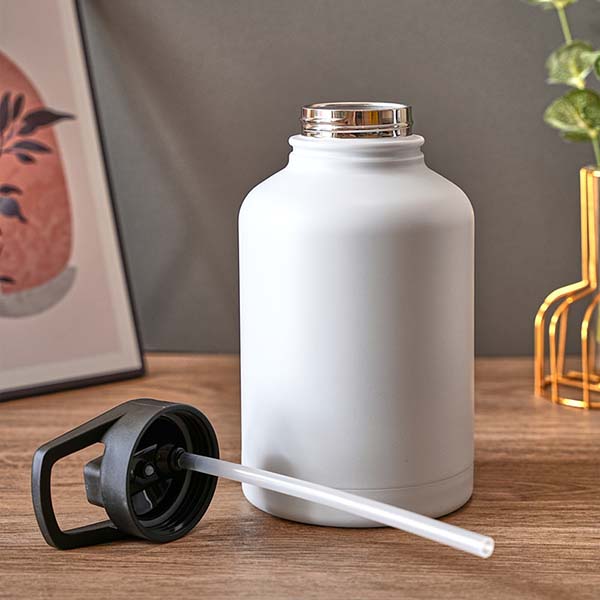 64 Oz Insulated Water Bottle With Straw